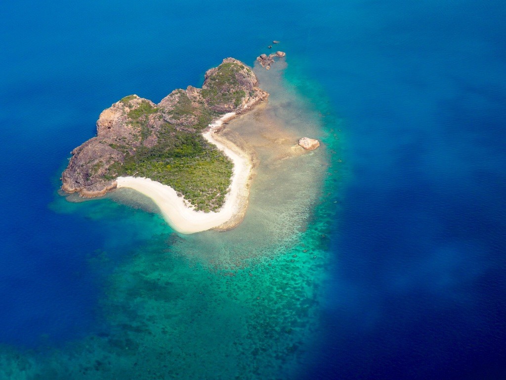 In pictures: Helicopter ride over the Great Barrier Reef & Whitsunday Islands